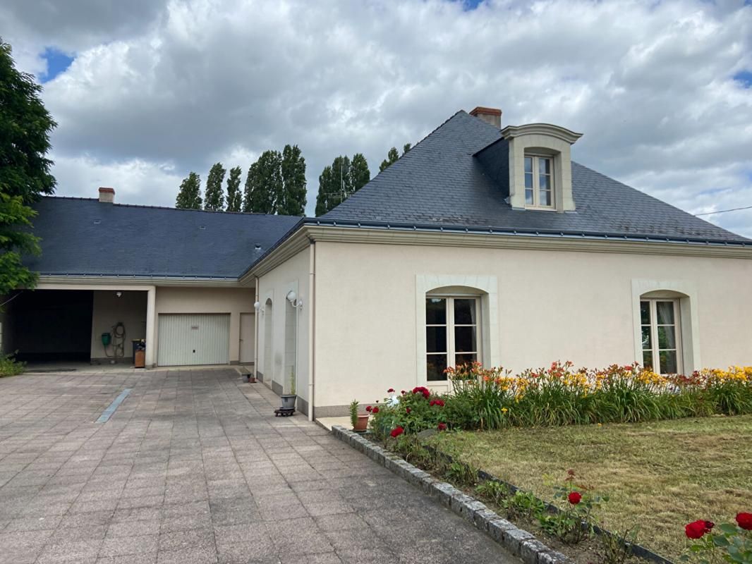 CHATEAUNEUF-SUR-SARTHE Propriété - Chateauneuf Sur Sarthe 6 pièce(s) 229 m2 3