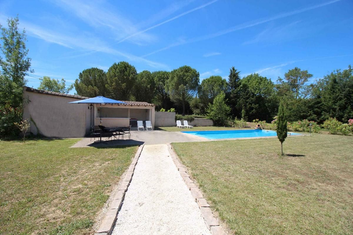 CARCASSONNE Propriété sur 2 hectares avec piscine et dépendances 5mn Carcassonne 2