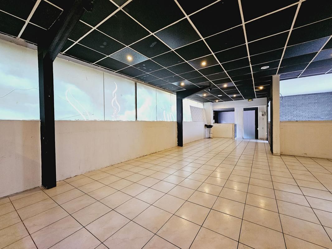 BOURGES BOURGES LOCAL COMMERCIAL BUREAUX MURS 105M² 1