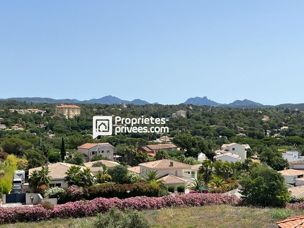 FREJUS Appartement Frejus 4 pièce(s) 109 m2 avec terrasses et roof top 144m2 3