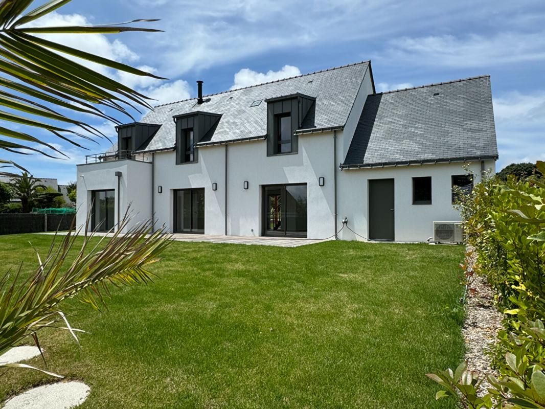 Maison d'architecte familiale vue sur le Golfe du Morbihan