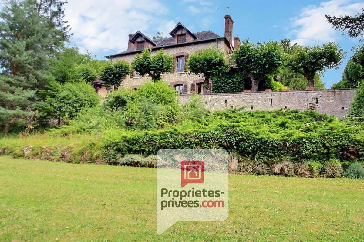 FONTENAY-SUR-LOING MAISON de MAÎTRE, dépendances sur plus d'1 hectare  et une île à Fontenay Sur Loing 1