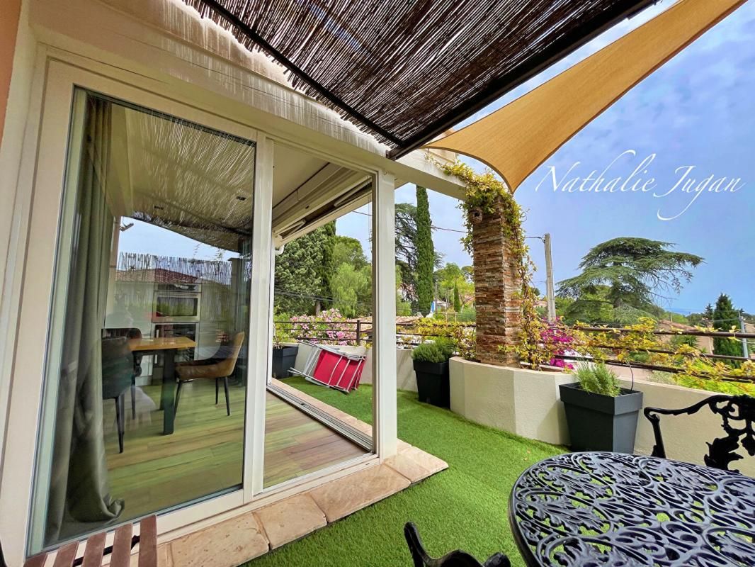 A vendre Haut de Villa La Ciotat 3 pièces 93.5 m2 avec VUE - Terrasse