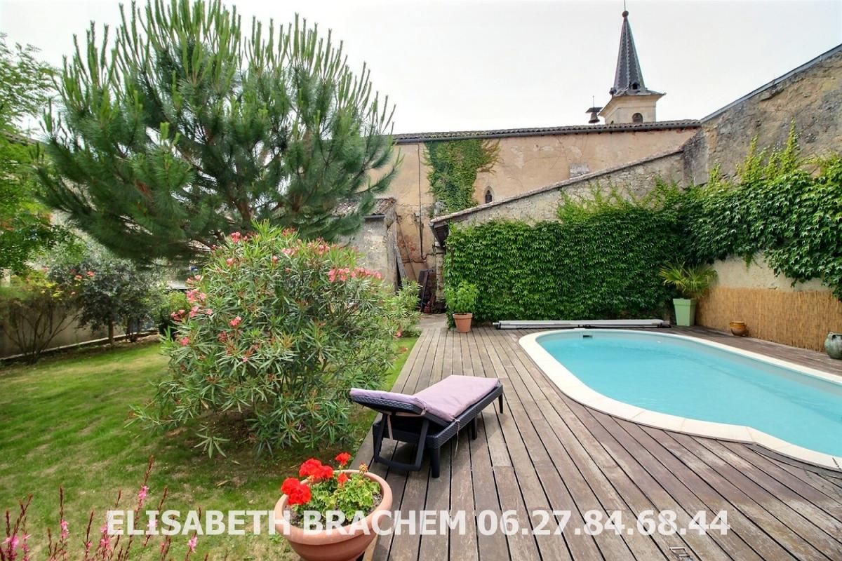 Maison de village Villefranche De Lonchat - 130 m² - 4 chambres - piscine - garage