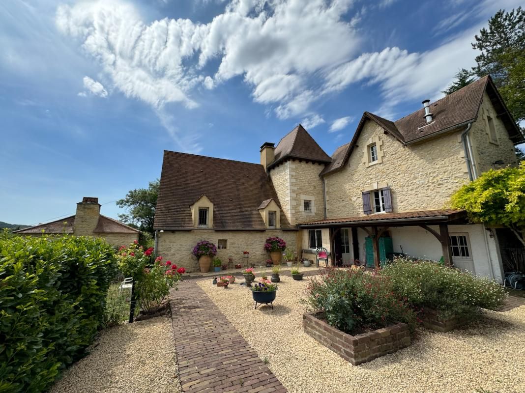 SAINT-CYBRANET 24250 - 2 Maisons de caractère avec piscine au bord d'un village 3