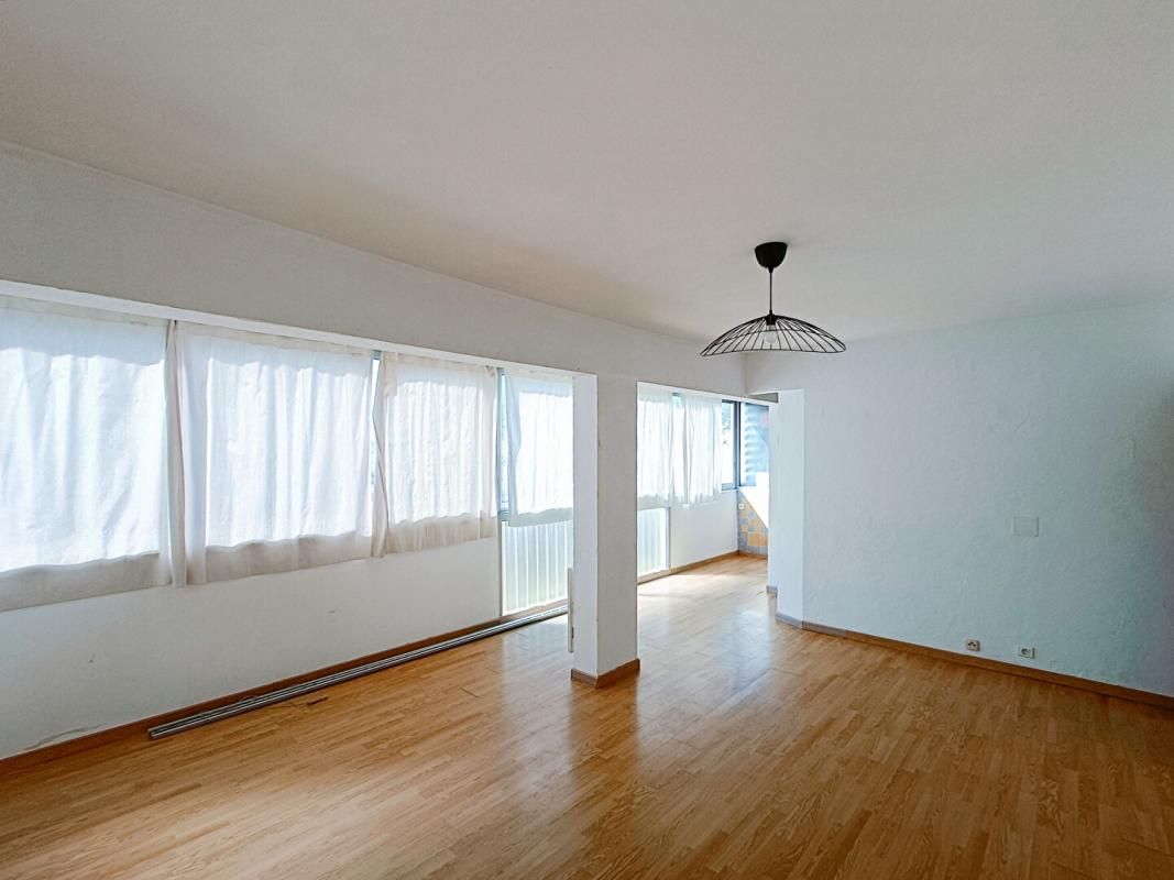 LA GARDE A vendre Appartement traversant La Garde 3 pièce(s) 58,61 M2 Carrez, 68,78 m2 Surface utile 3