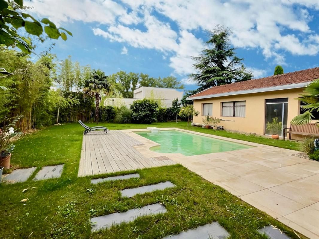 ROANNE Villa avec piscine - 6 pièces 180 m2 - Roanne 2
