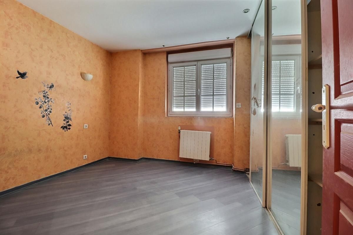 MONTELIMAR Titre : Hypercentre Montélimar, appartement 71 m² à rénover 3