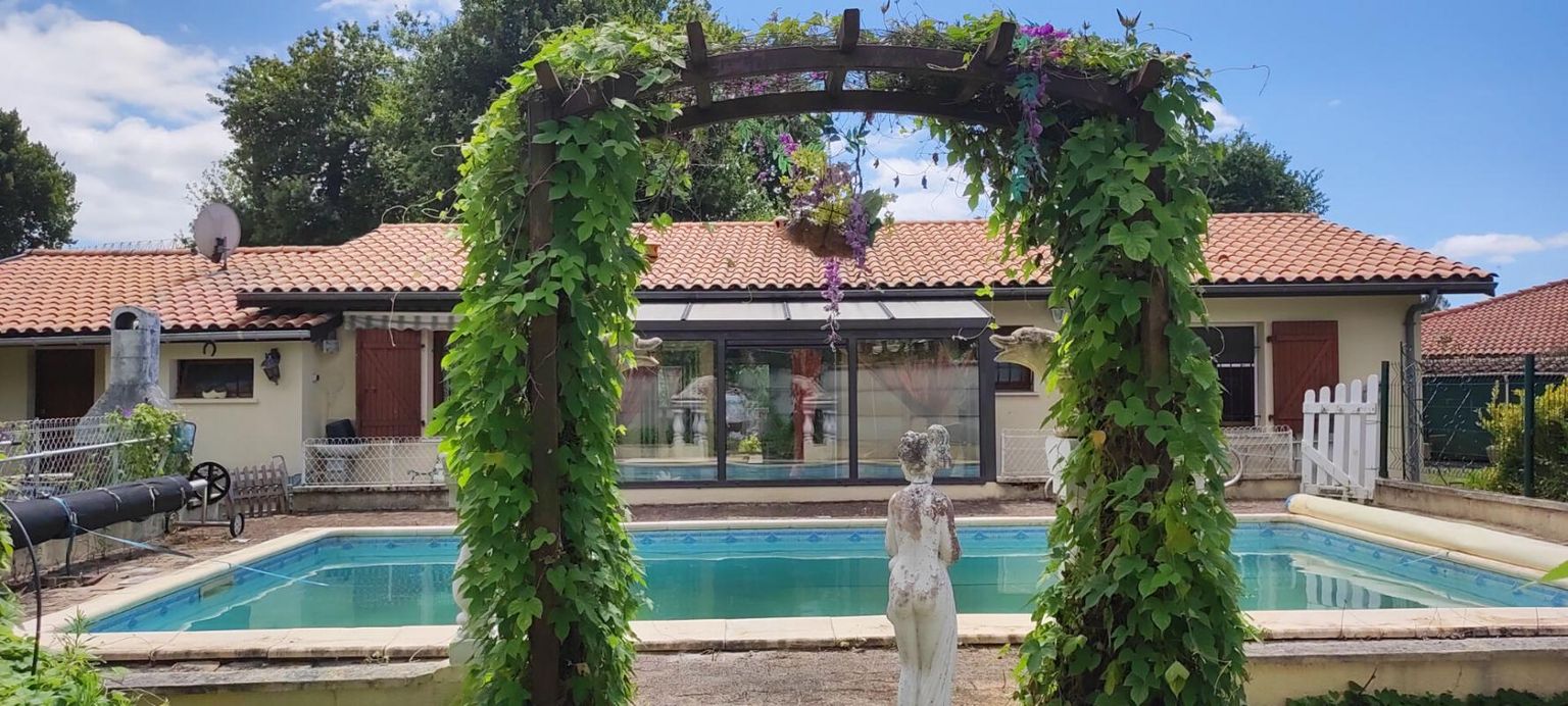 BIGANOS À vendre : Charmante maison avec piscine sur Biganos 1