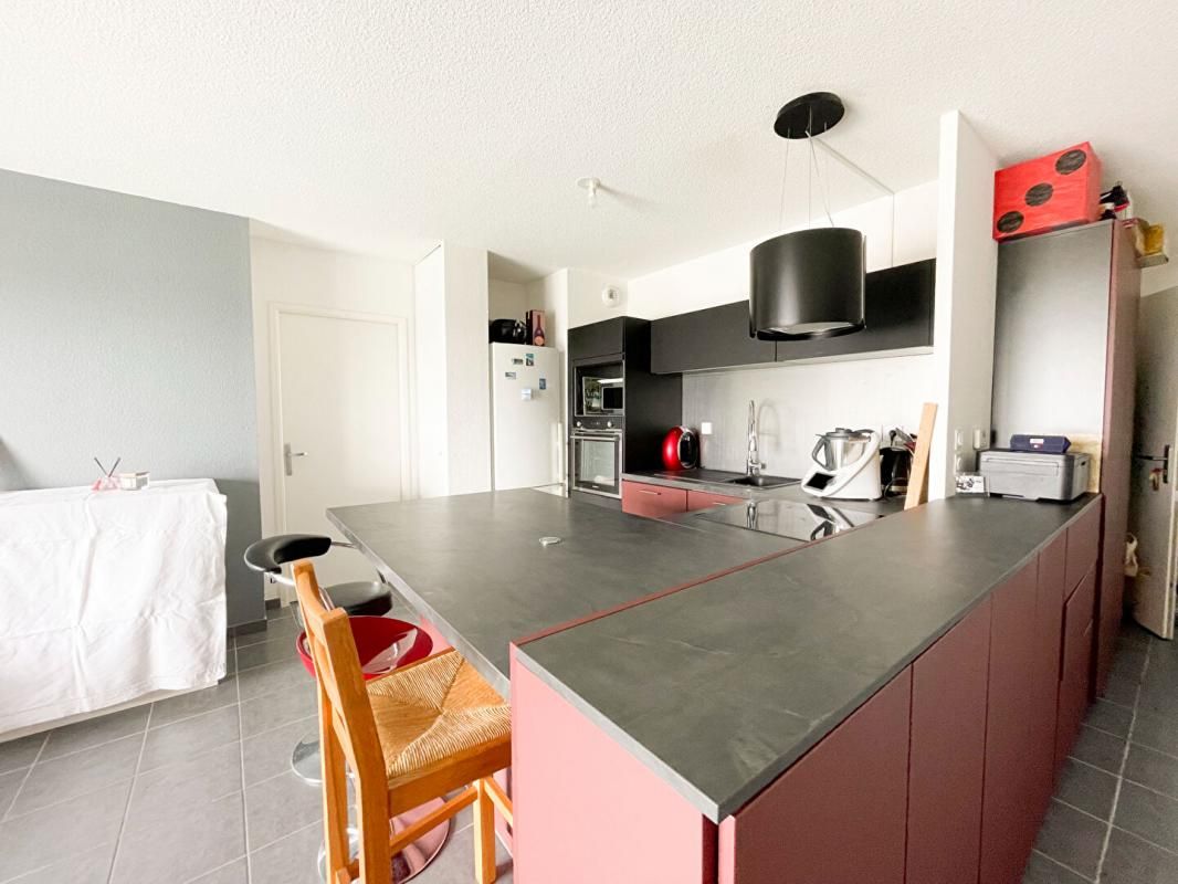 CORNEBARRIEU À vendre : Appartement T3 avec vue dégagée, situé à Cornebarrieu 2