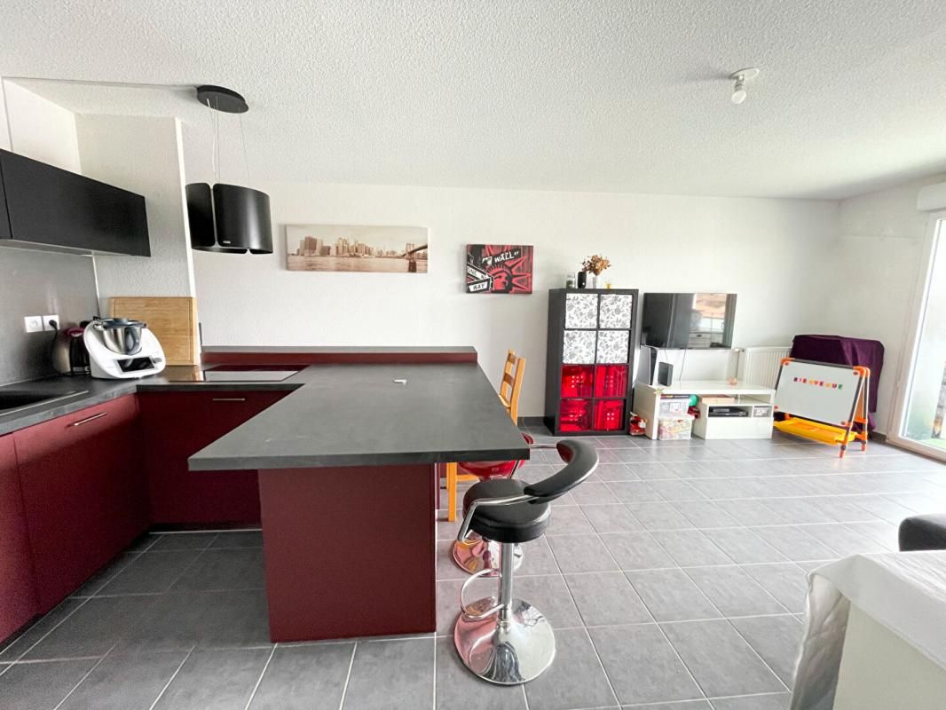 CORNEBARRIEU À vendre : Appartement T3 avec vue dégagée, situé à Cornebarrieu 4