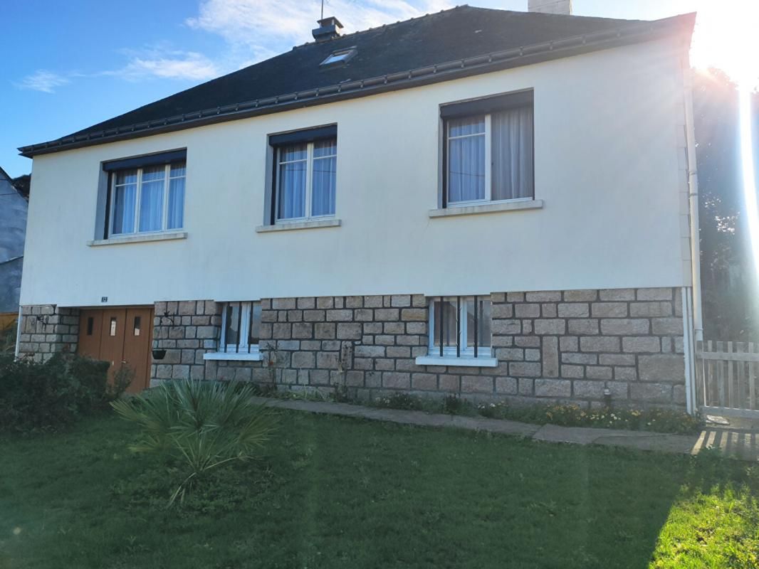 GUEMENE-SUR-SCORFF Baisse de prix: Maison avec jardin à Guémené sur scorff, plain pied surélevé, proche commodités 2