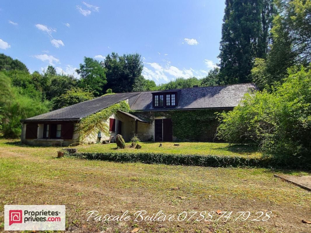 Charmante longère en forêt proche Saumur (49400)