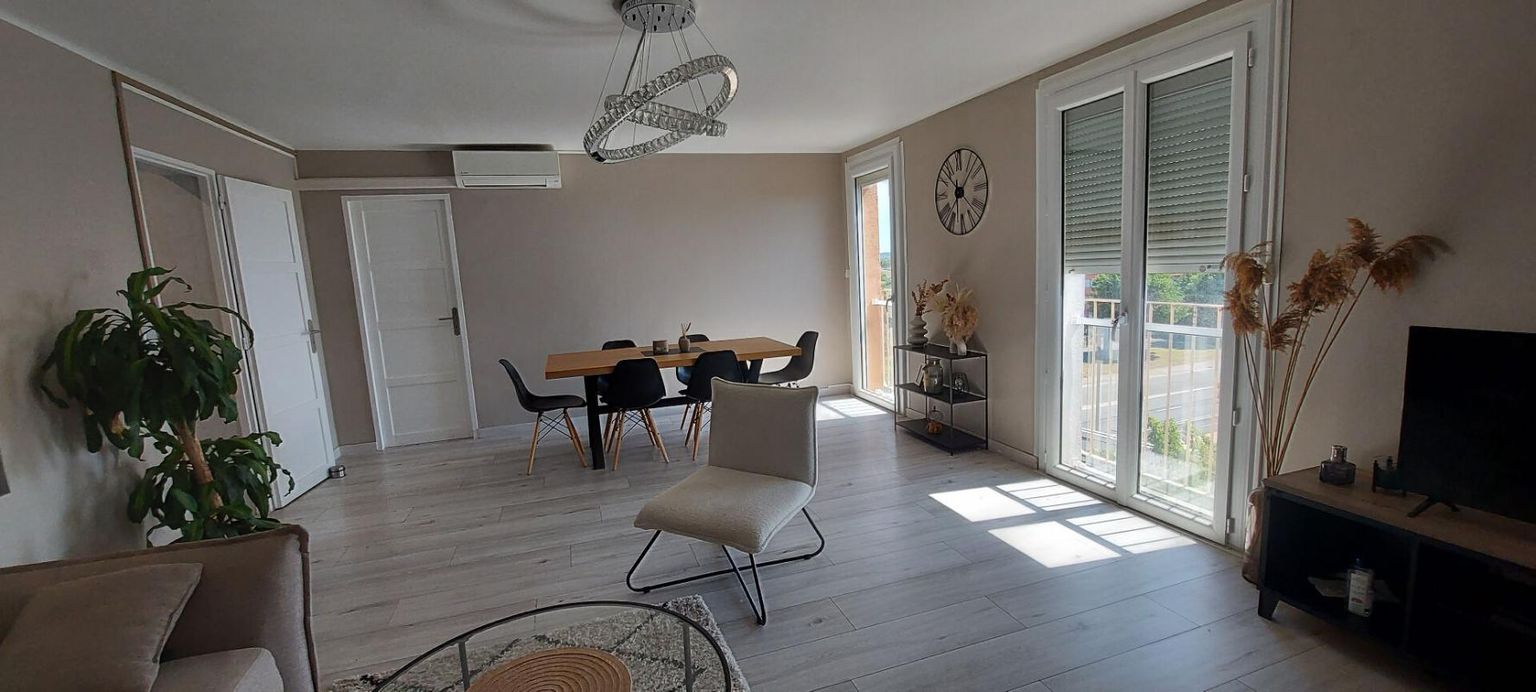 NIMES 30. GARD. Nîmes. Magnifique appartement de 80m² entièrement rénové avec goût 2