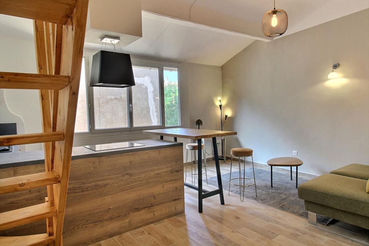 Appartement Aix En Provence intra-muros studio meublé 30 m2