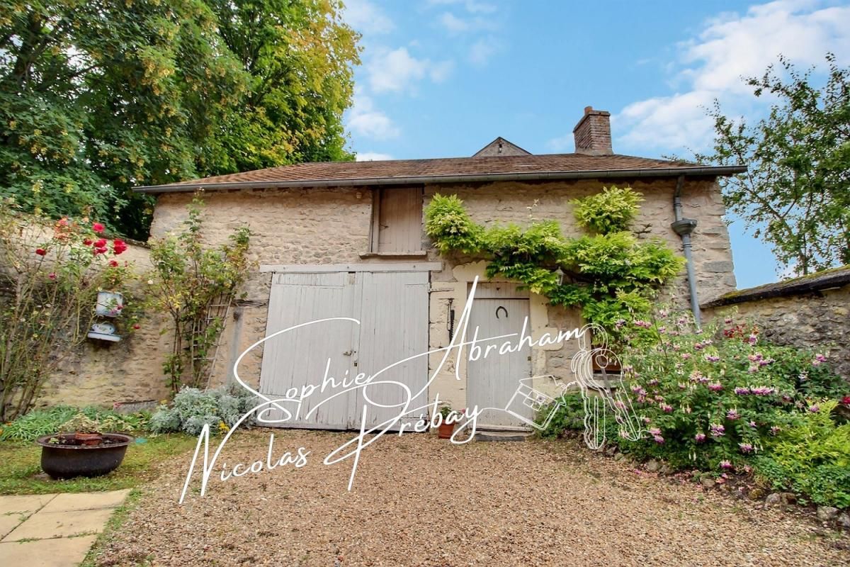 ANGERVILLE Maison en pierres, 4 chambres, cour et garage avec atelier 2