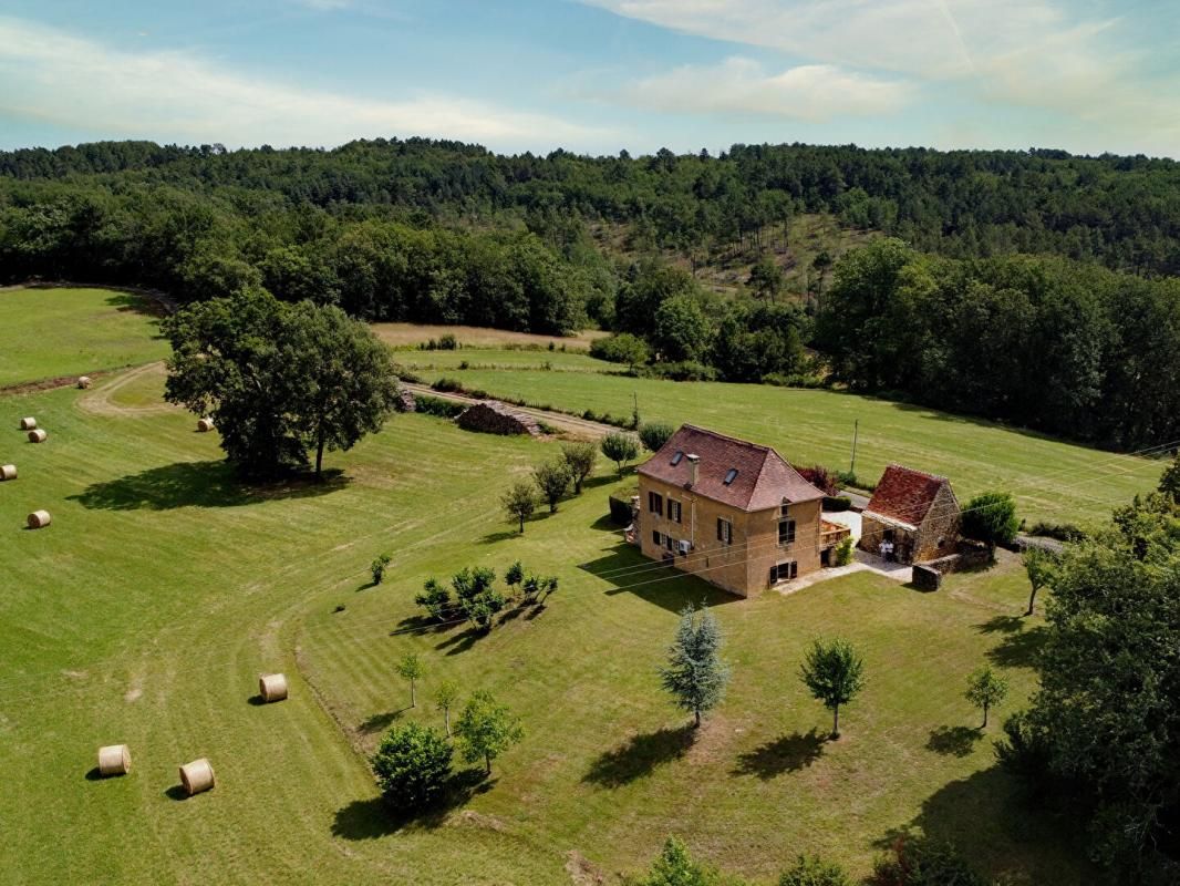 Maison en pierre de 191m2 3 chambres dans un bel environnement