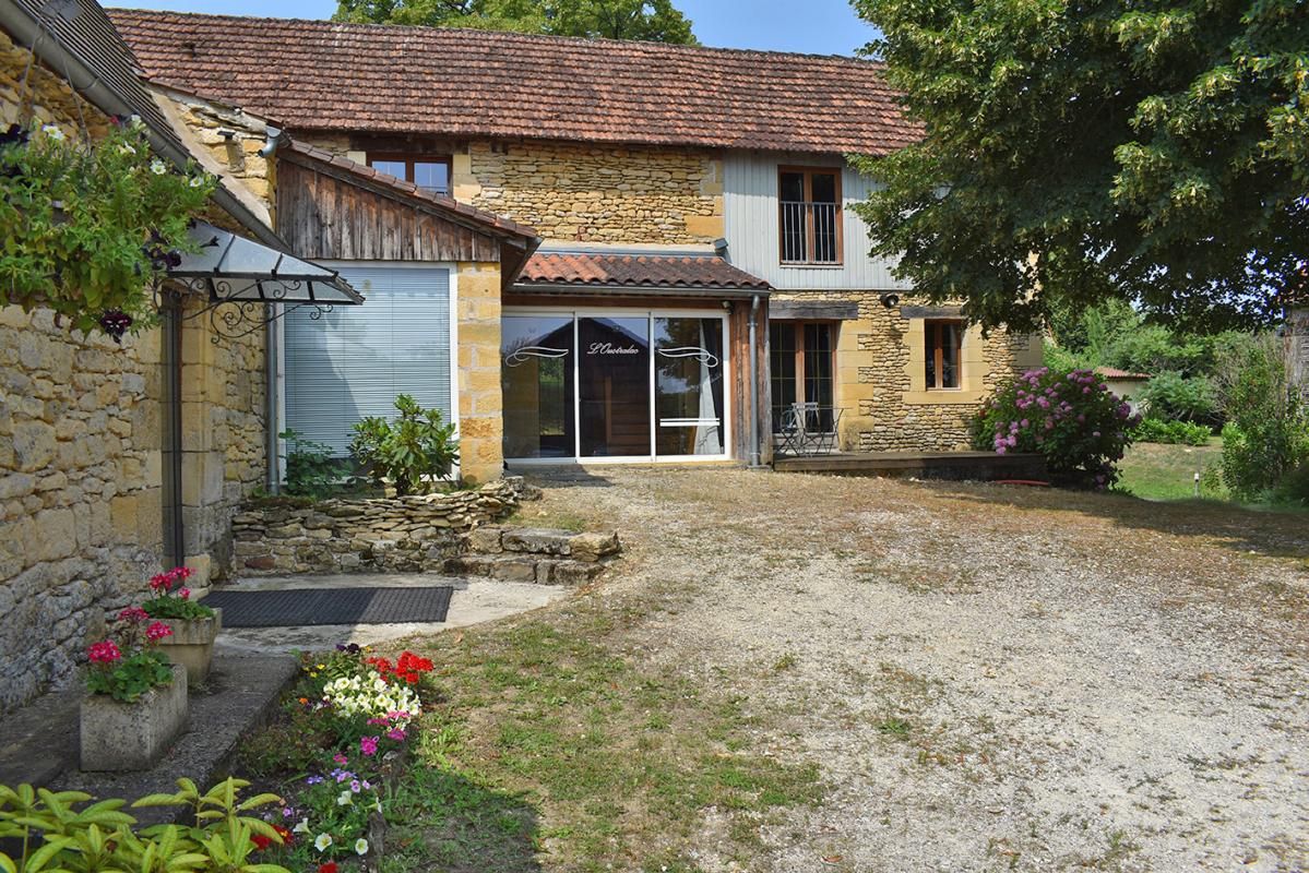 LA CHAPELLE-AUBAREIL 24290 Montignac. Propriété Chambres d'hôtes 2