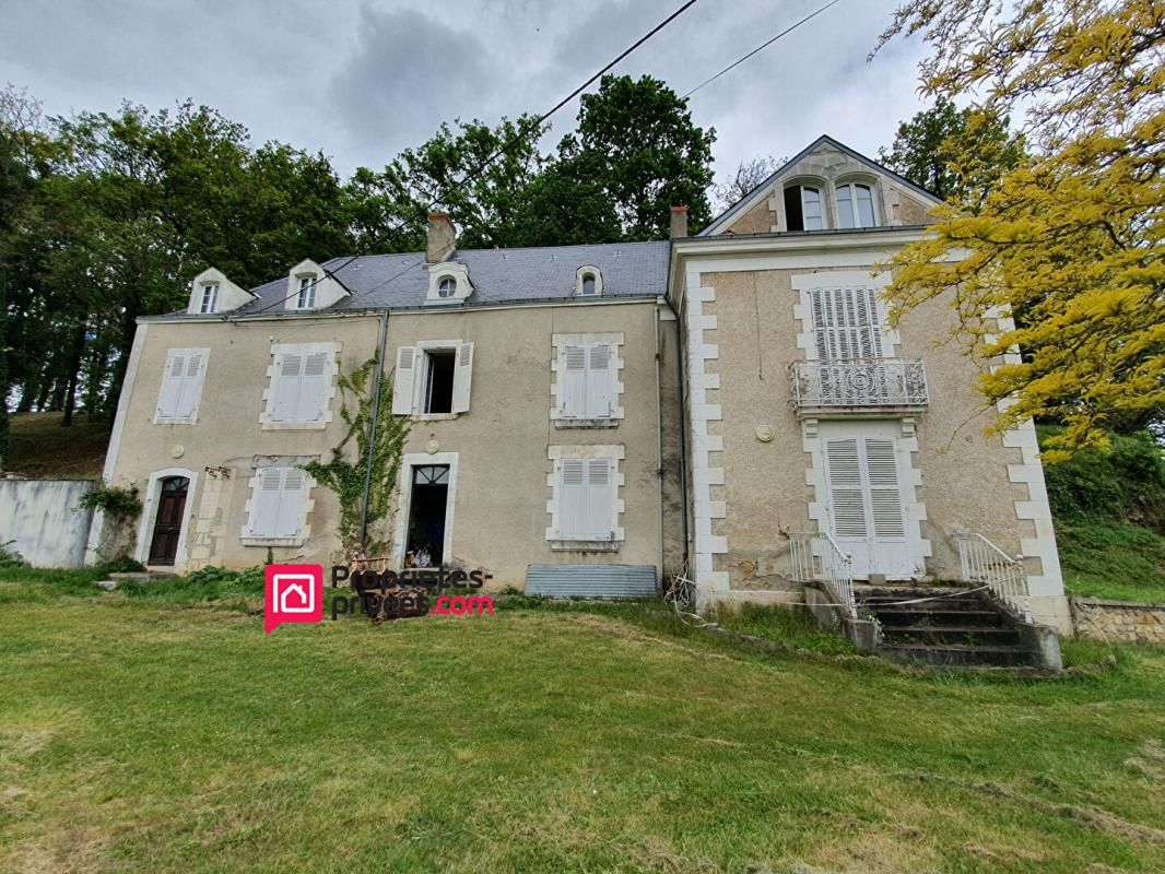 ARGENTON-SUR-CREUSE Belle Propriété  2 maisons + gites+ dépendances sur 14 ha 2