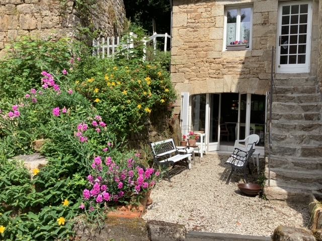 GUEMENE-SUR-SCORFF Une grande maison pleine de charme à Guémené sur Scorff 2