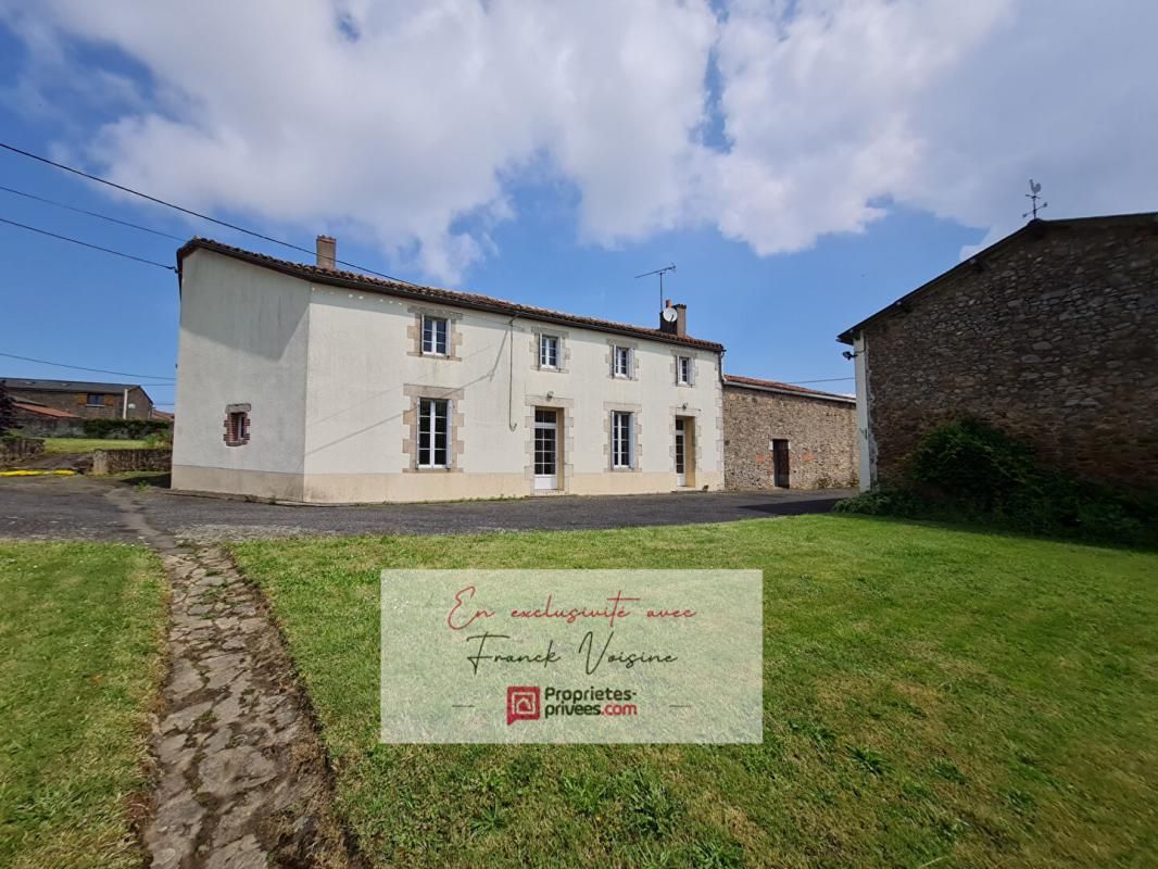 Maison  A VENDRE en EXCLUSIVITE -Sèvremont- St Michel Mont Mercure -  205 m2 env sur parc de 5300 M2 env