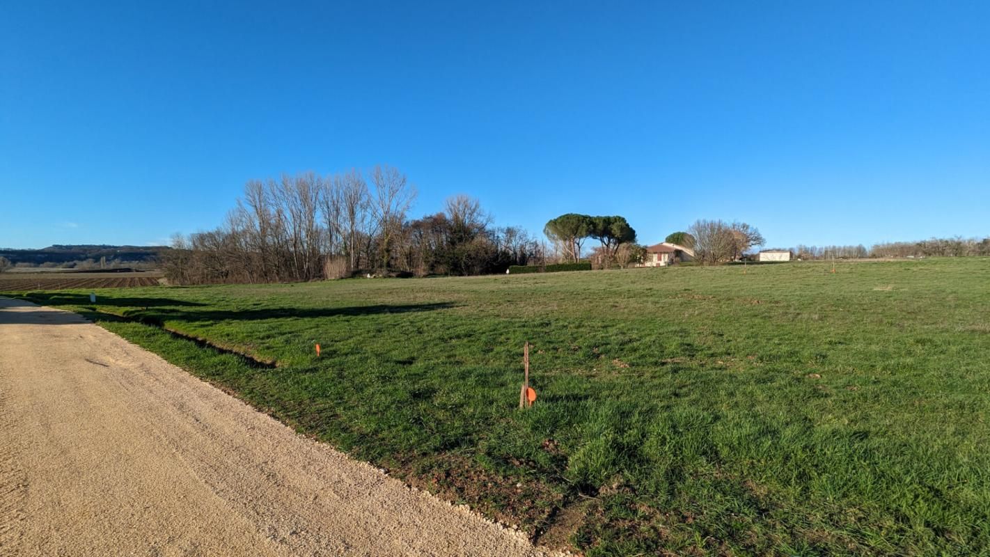 Terrain constructible 1142 m²