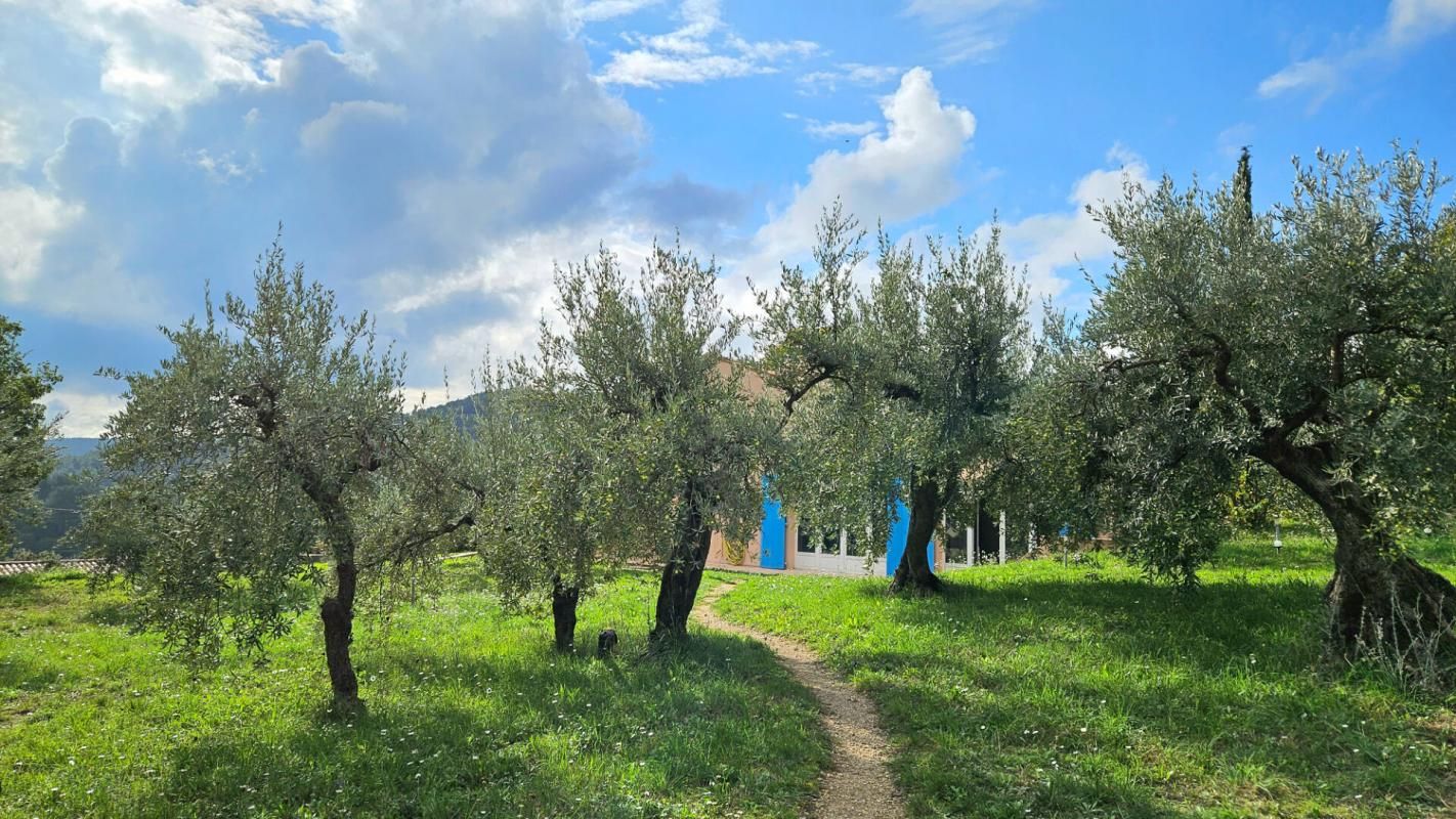 FIGANIERES Bastide provençale à deux pas du village de Figanières 2