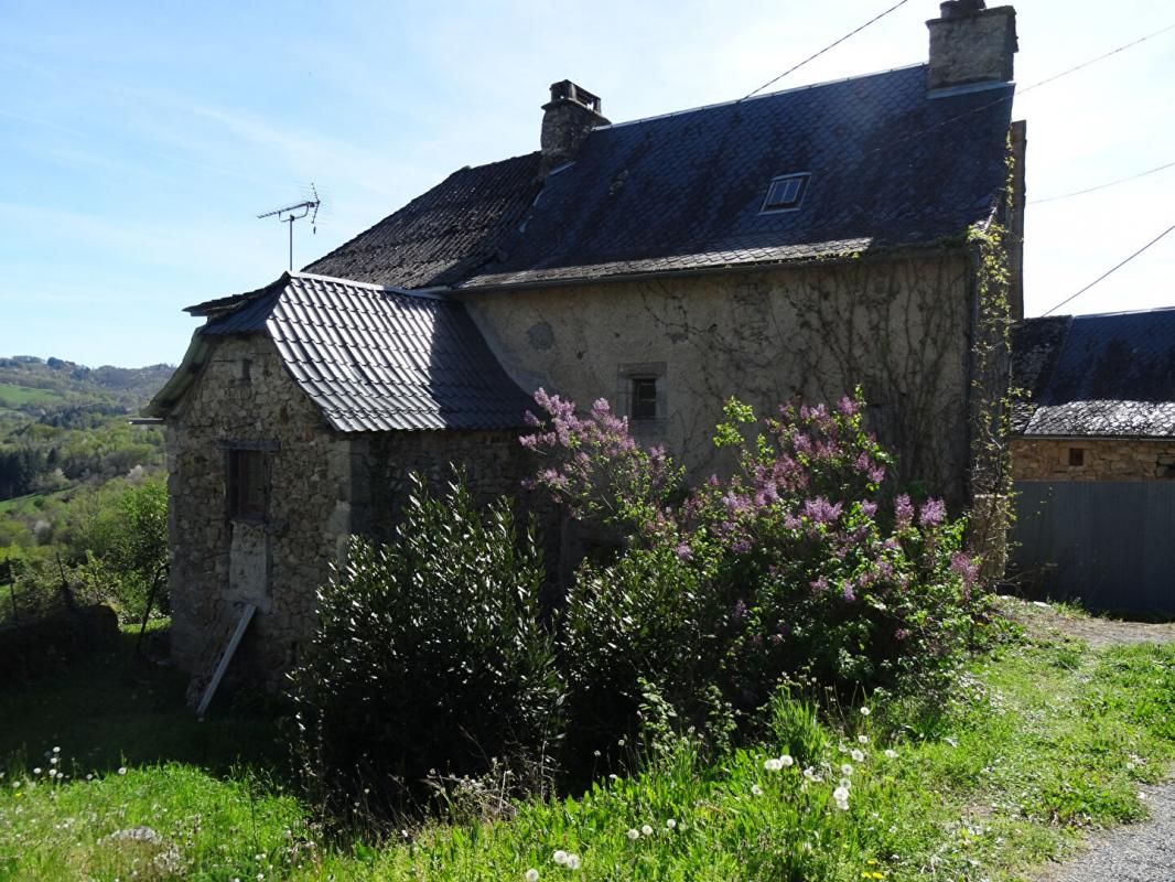 SENERGUES Secteur Sénergues (12320) Corps de ferme  9 pièce(s) 210 m2 avec terrain de 2090 m² 4