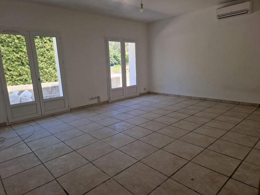 GEMENOS GEMENOS Appartement T3 en RDC 3