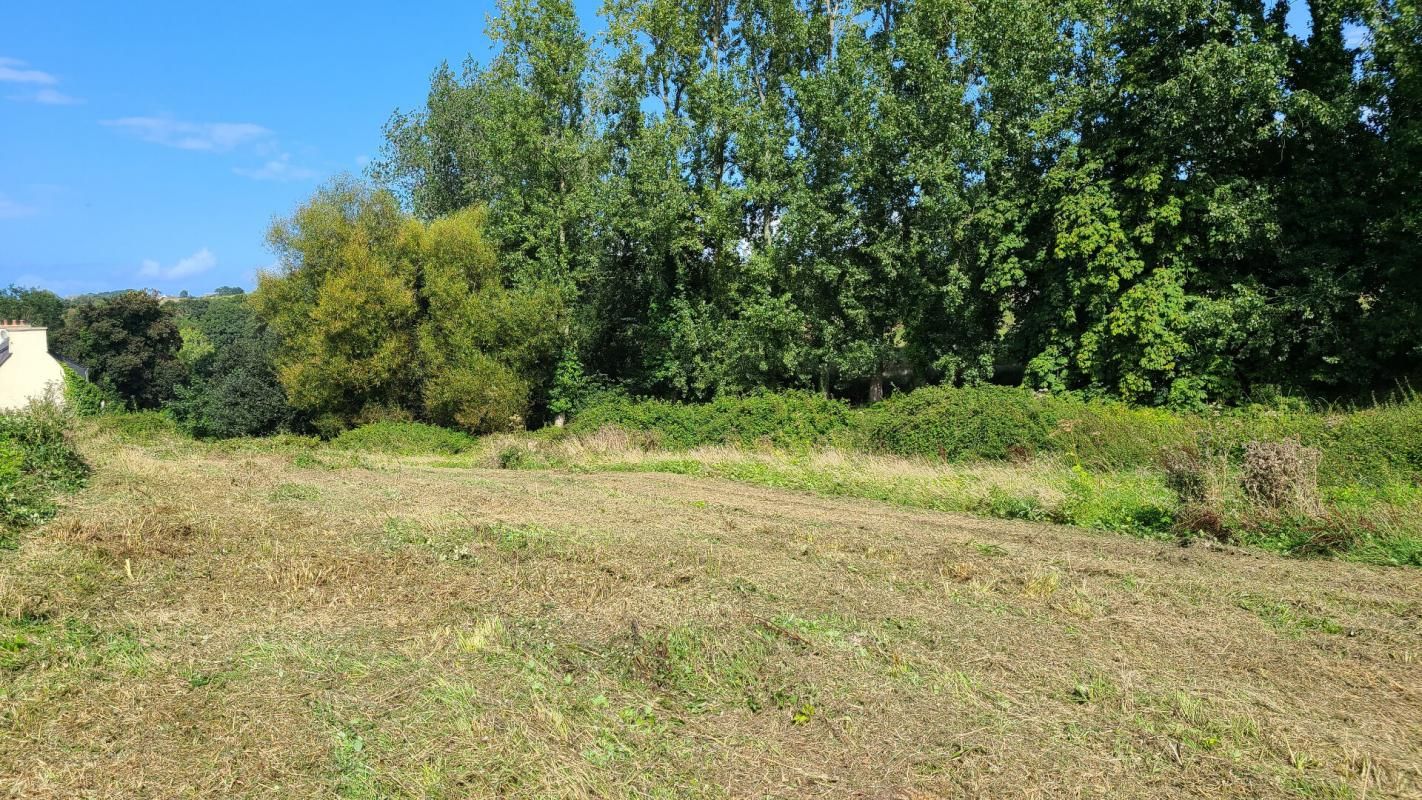 SAINT-JEAN-DU-DOIGT Terrain à batir 4