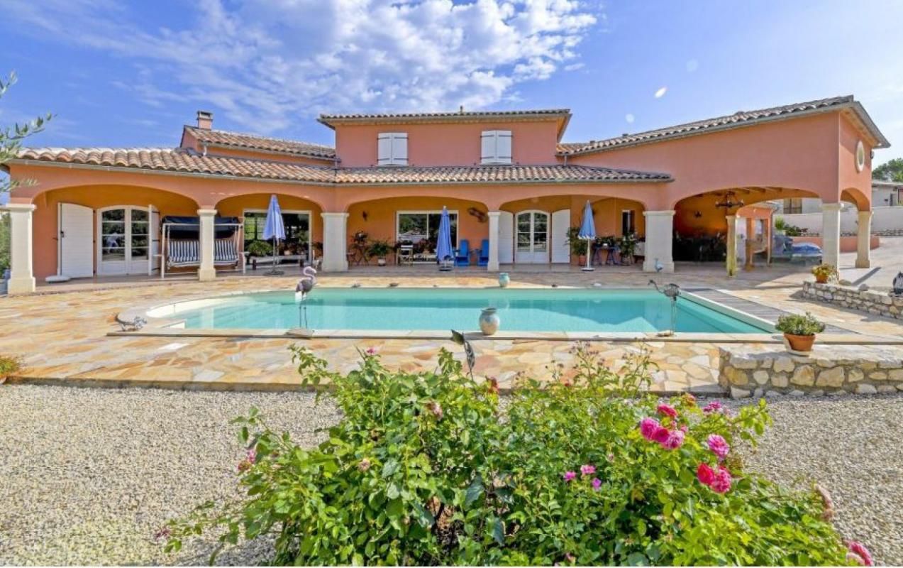 Villa  de standing de 7 pièce(s) 253 m2 (Carrez, 345 m2 au sol)