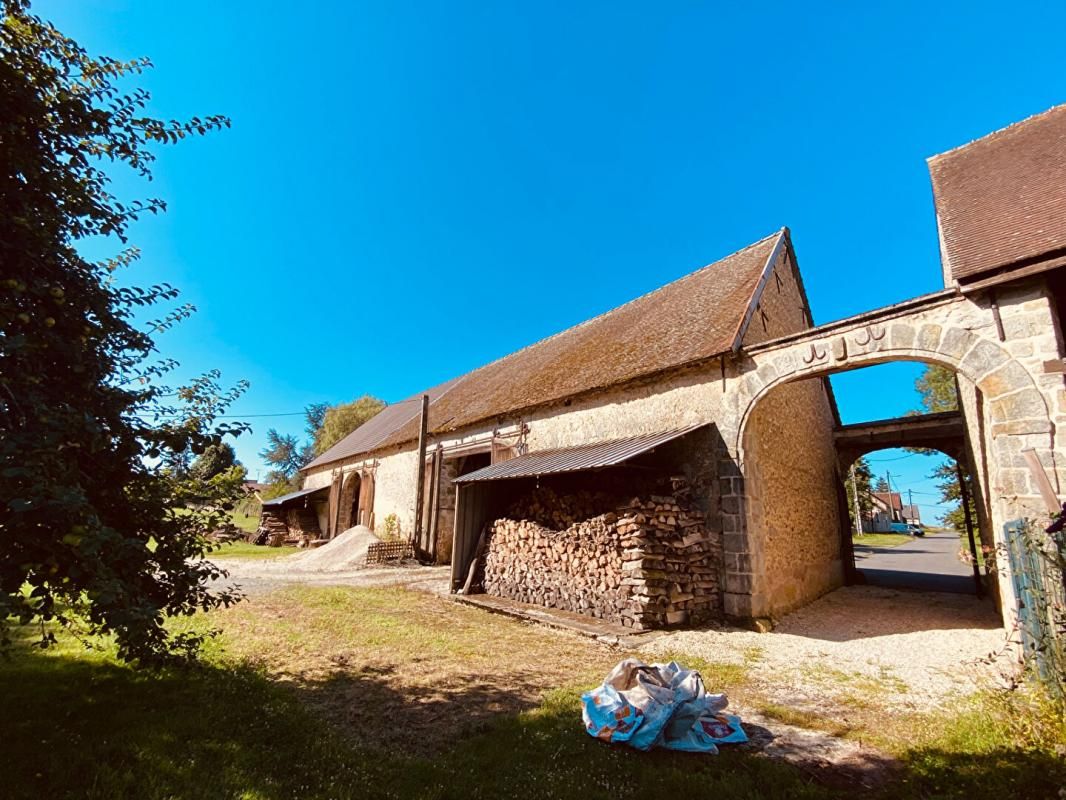 PROVINS Magnifique Bâtiment agricole / Grange / Loft en pierre 3