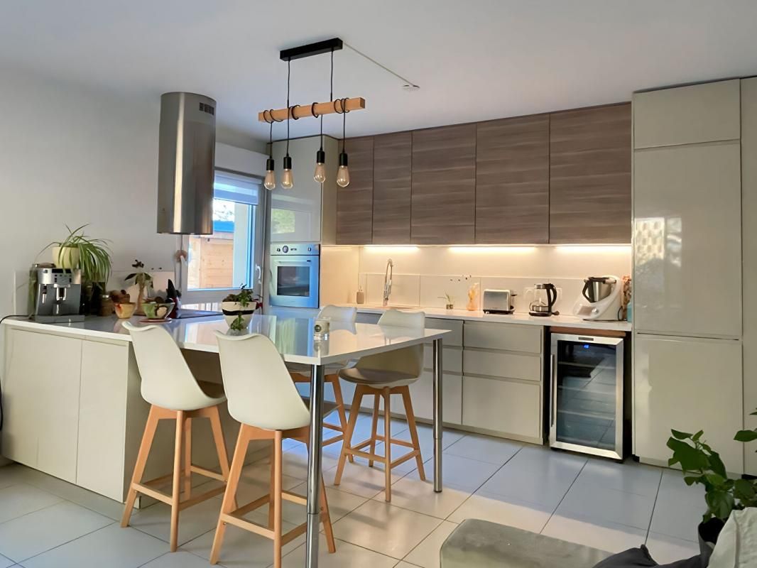 AUBAGNE Exclusivité, Aubagne Résidence "Le domaine des Solans", appartement  T4 rez de jardin 3