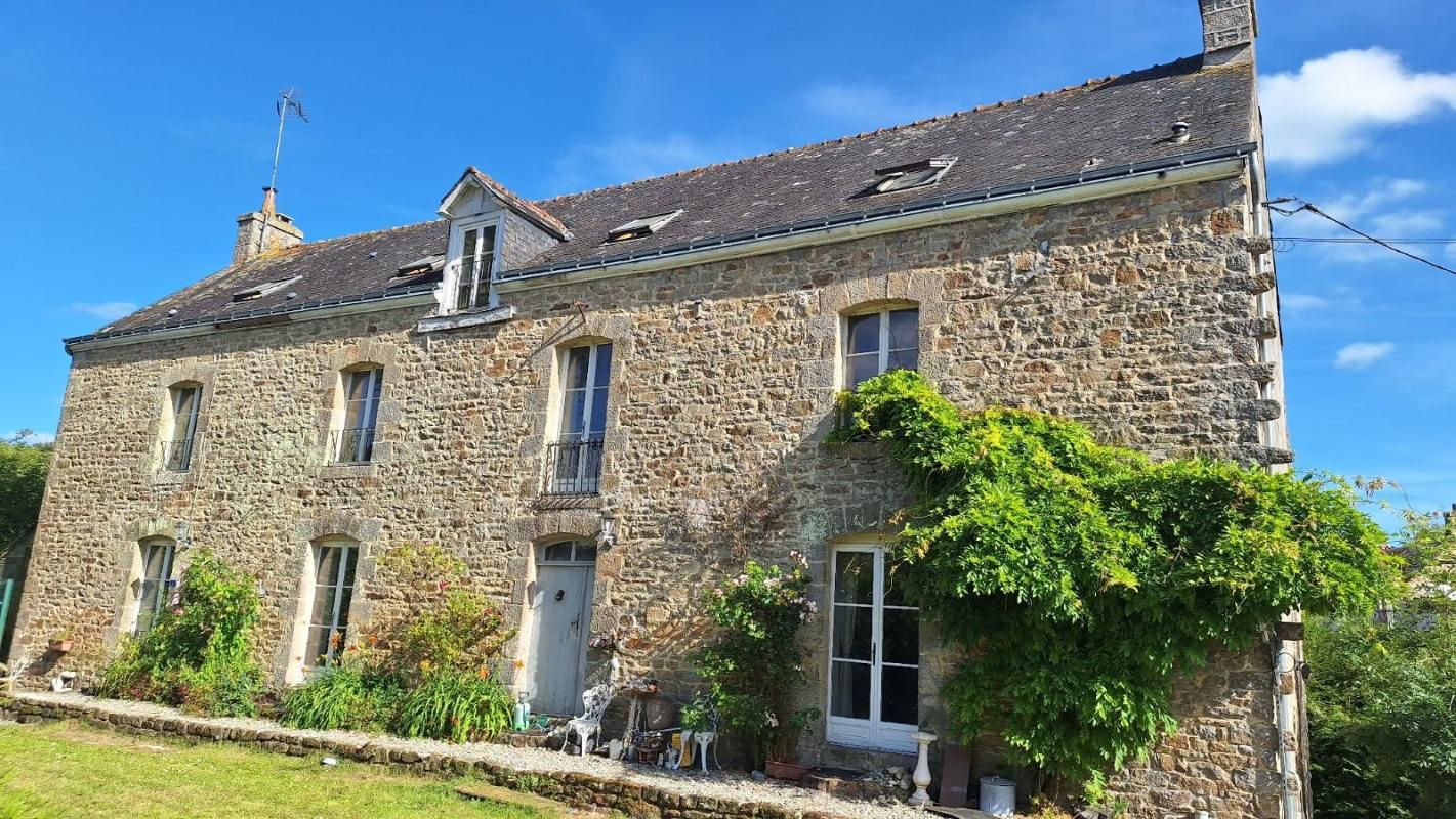 Belle maison familiale en pierre pleine de charme à Guémené Sur Scorff