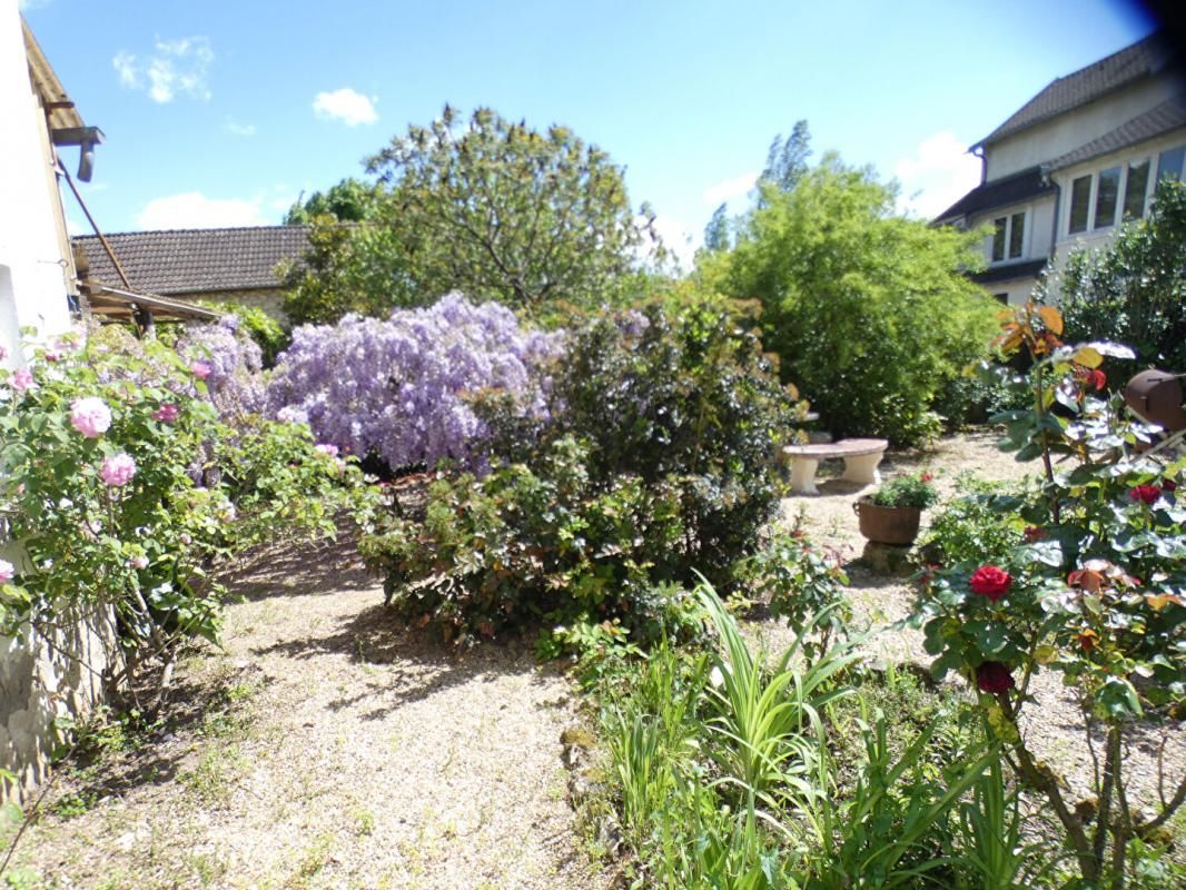 TERRASSON-LAVILLEDIEU Maison Terrasson Lavilledieu 2 chambres avec jardin et garage 2