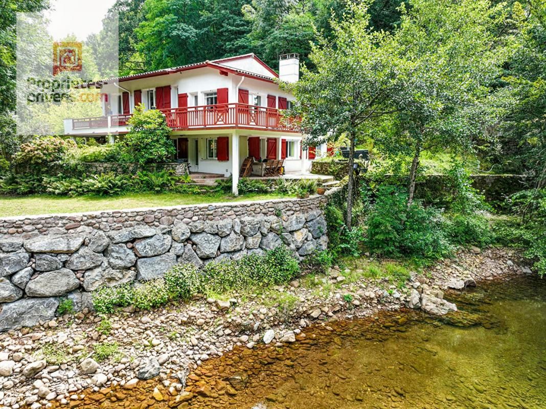 MAISON  9 pièces, terrain 1465 m2