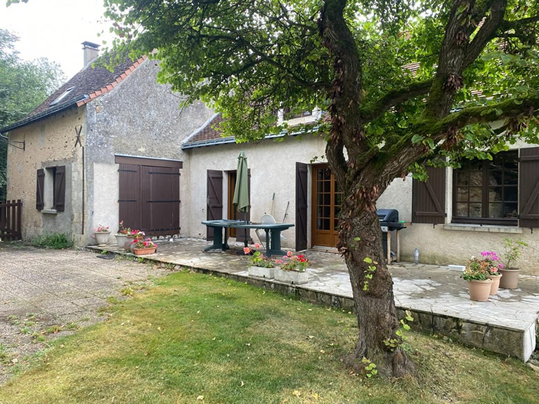 LE PETIT-PRESSIGNY Maison Le Petit Pressigny 5 pièce(s) 130 m2 3