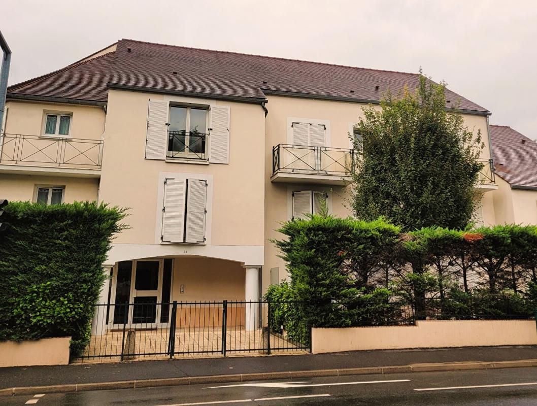 91560- CROSNE- Limite Montgeron. T4 - 95 m² + 1 place de parking en s/s sol