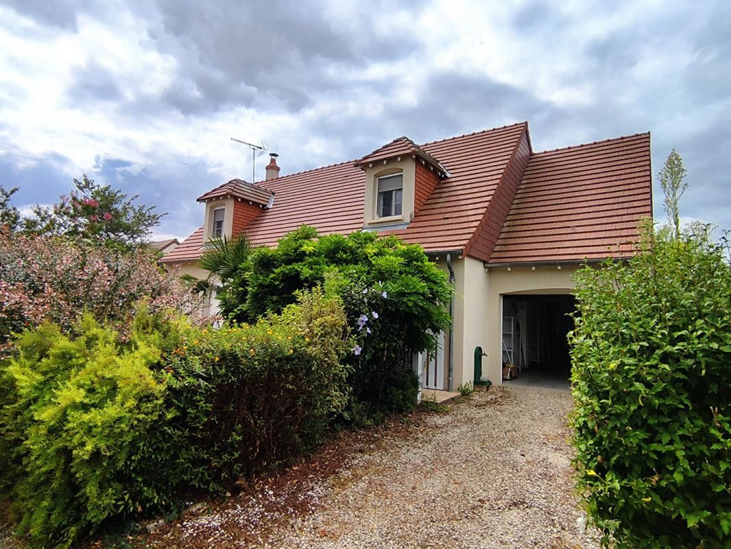 Maison Yzeures Sur Creuse 6 pièce(s) 129 m2