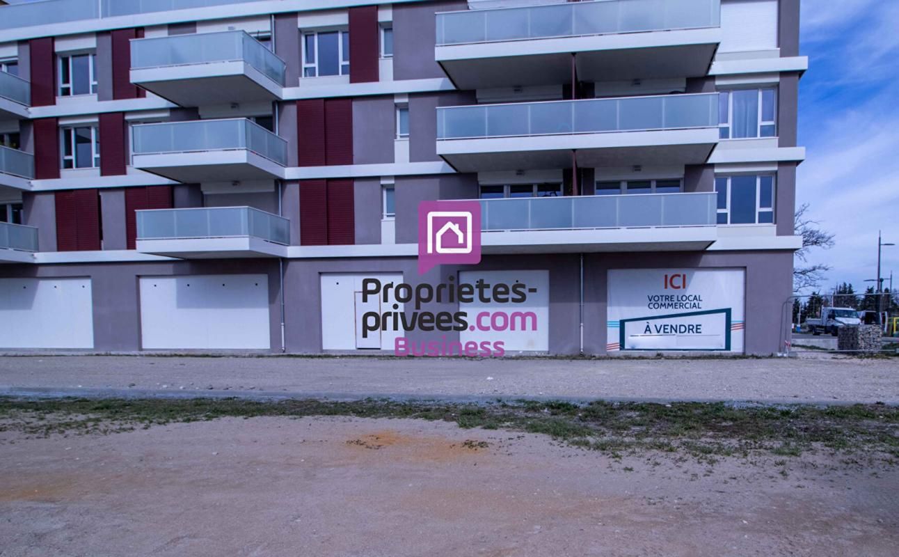 AVIGNON Secteur Avignon (84000) Le Pontet  -  Local commercial 220 m² 2