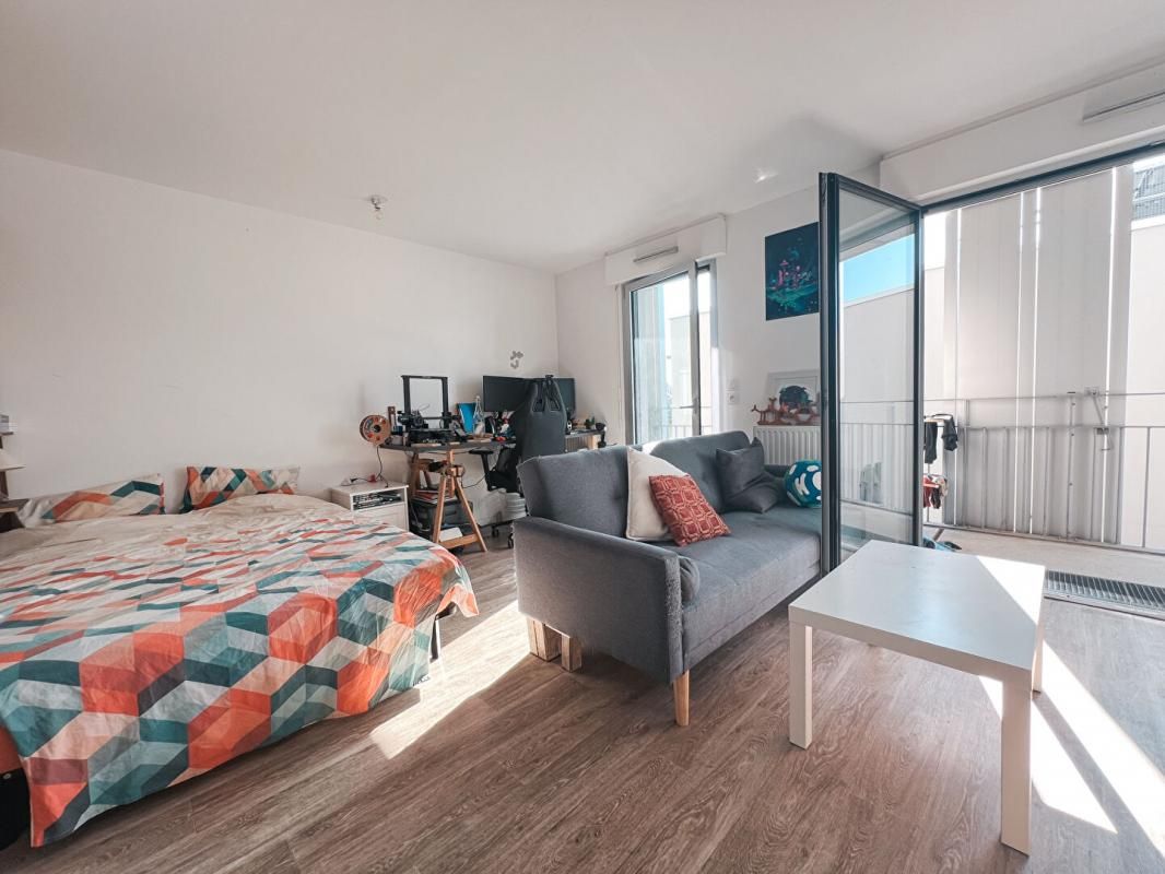 Appartement 33 m2 avec balcon, garage et emplacement vélo - Haluchère