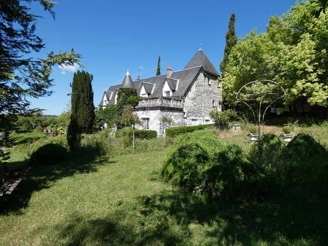 BEAULIEU-LES-LOCHES Demeure de prestige Beaulieu Les Loches 13 pièce(s) 290 m2 3