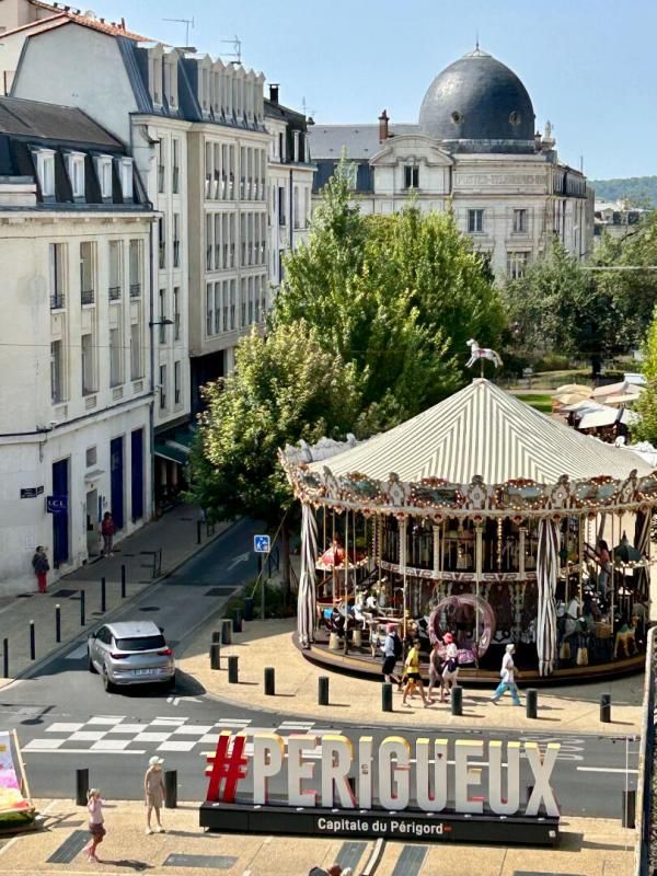 A VENDRE appartement au coeur de la ville de PERIGUEUX 24000, 152 m² en duplex