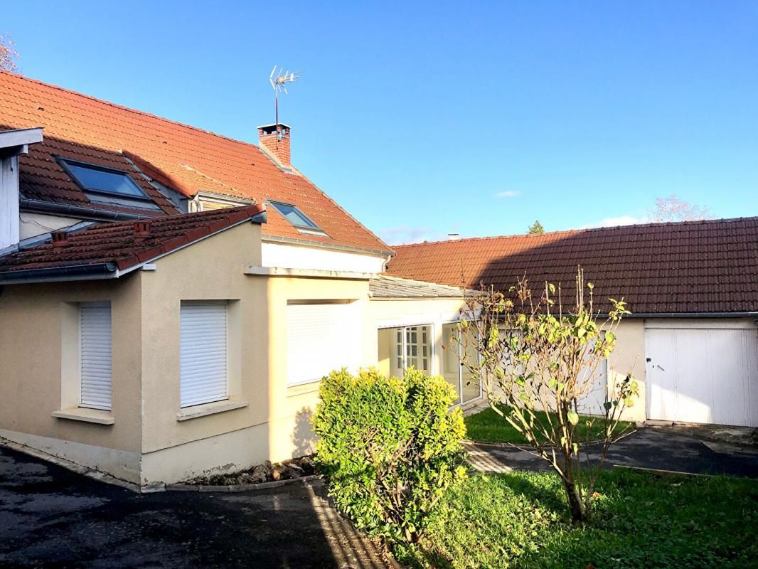 Maison  7 pièce(s) 140 m2  7 minutes de Reims et de Bezannes