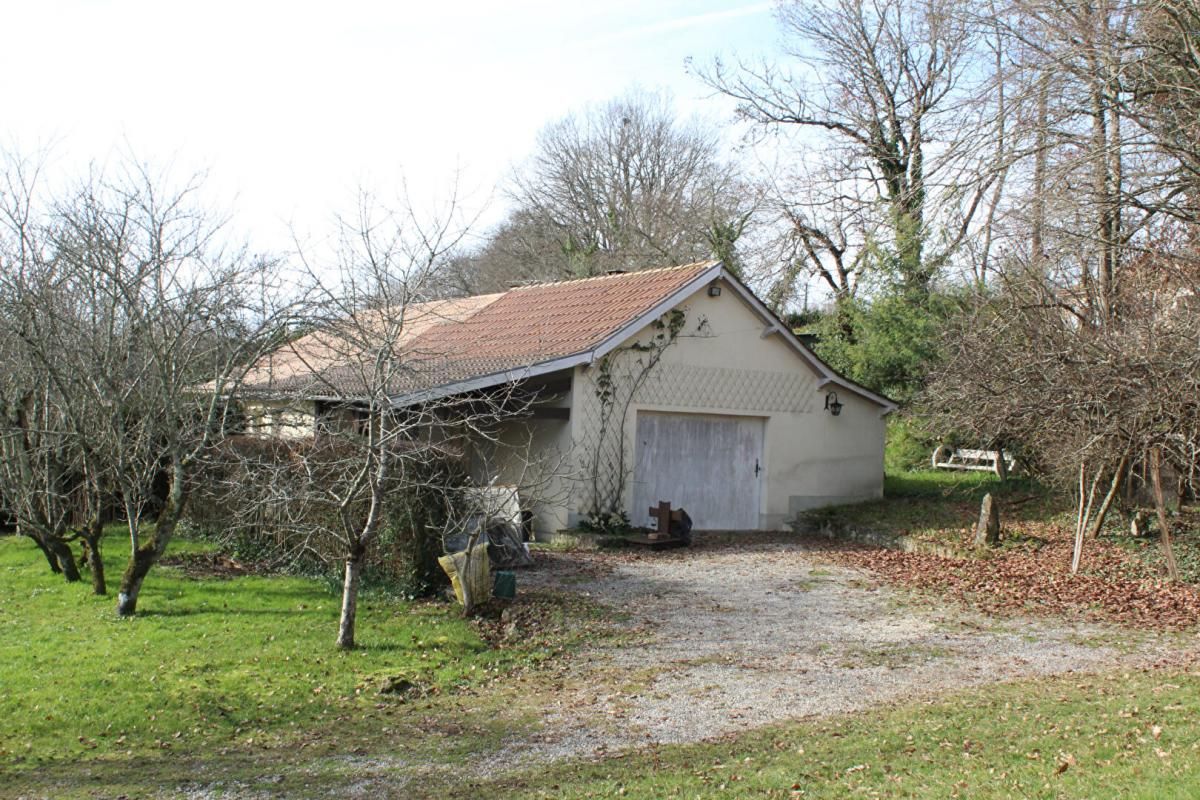 ANNESSE-ET-BEAULIEU Maison Annesse Et Beaulieu 3 pièce(s) 90 m², sur un terrain de 3220 m², garage indépendant 4