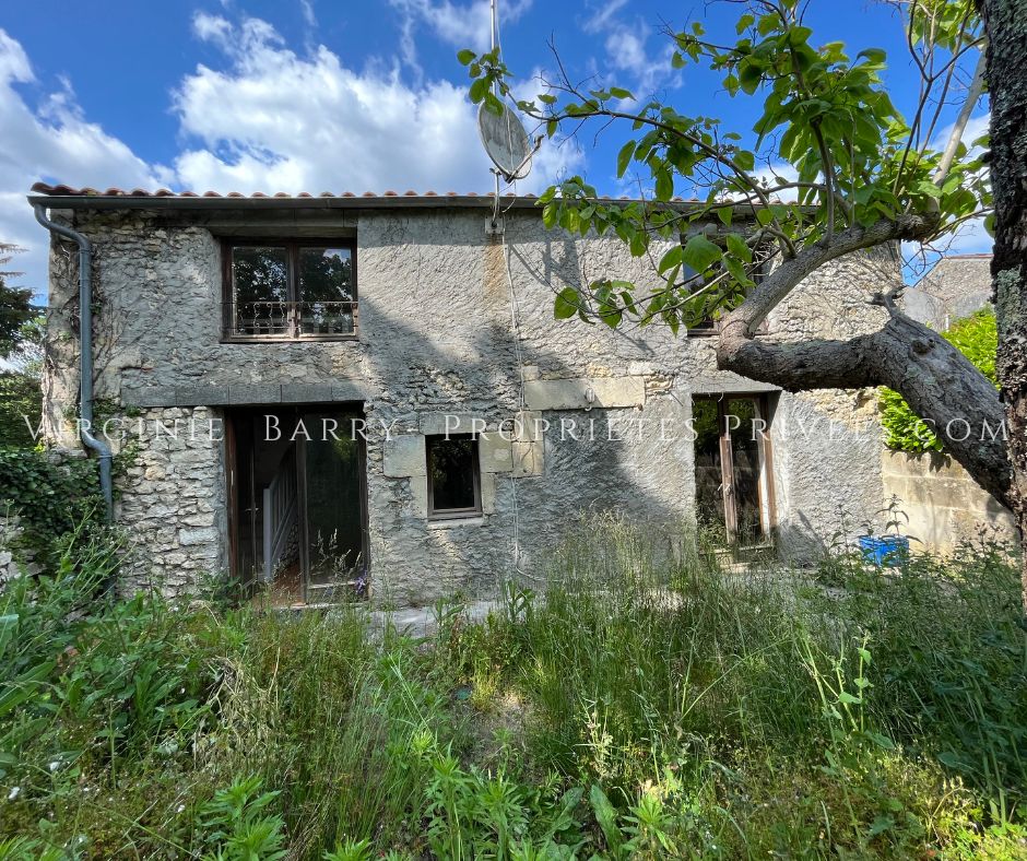 TONNAY-CHARENTE IMMEUBLE COMPOSE DE 4 APPARTEMENTS ET 1 MAISON AVEC JARDIN 3