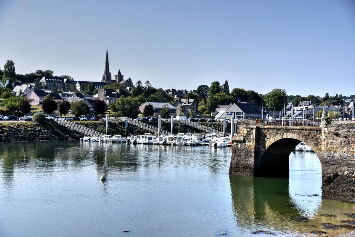 TREGUIER SECTEUR TREGUIER - Local d'activité  216 m², pieds dans l'eau et vue estuaire 2