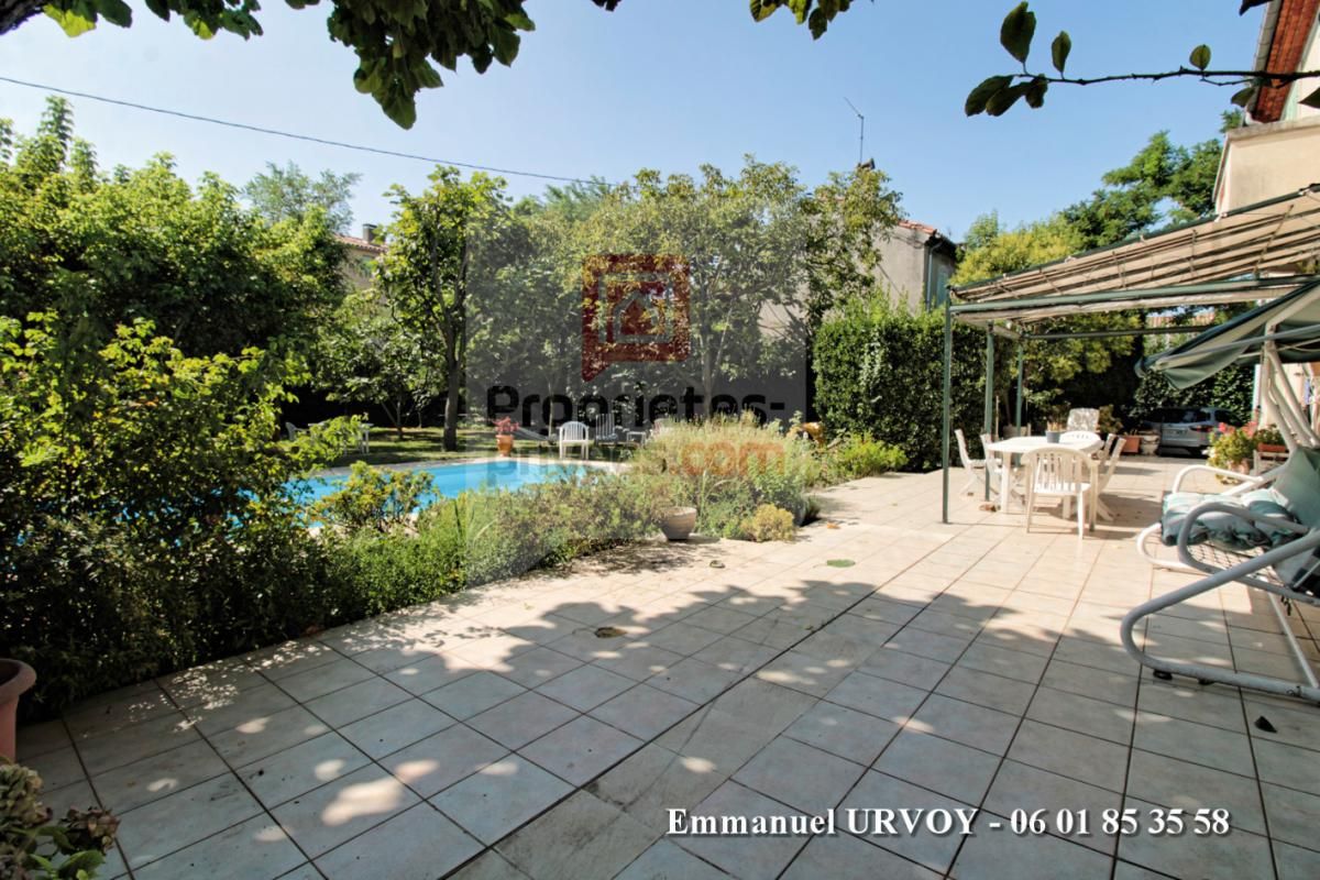 AVIGNON A VENDRE - 84000 AVIGNON - Maison de Maître avec piscine et jardin paysagé 2