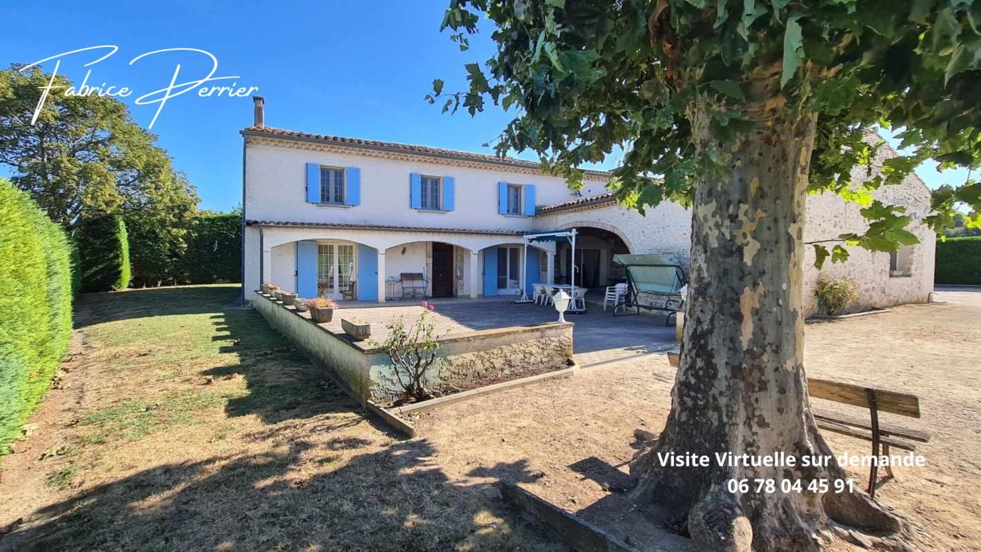 Maison 333 m2 ,piscine, terrain 3000m²