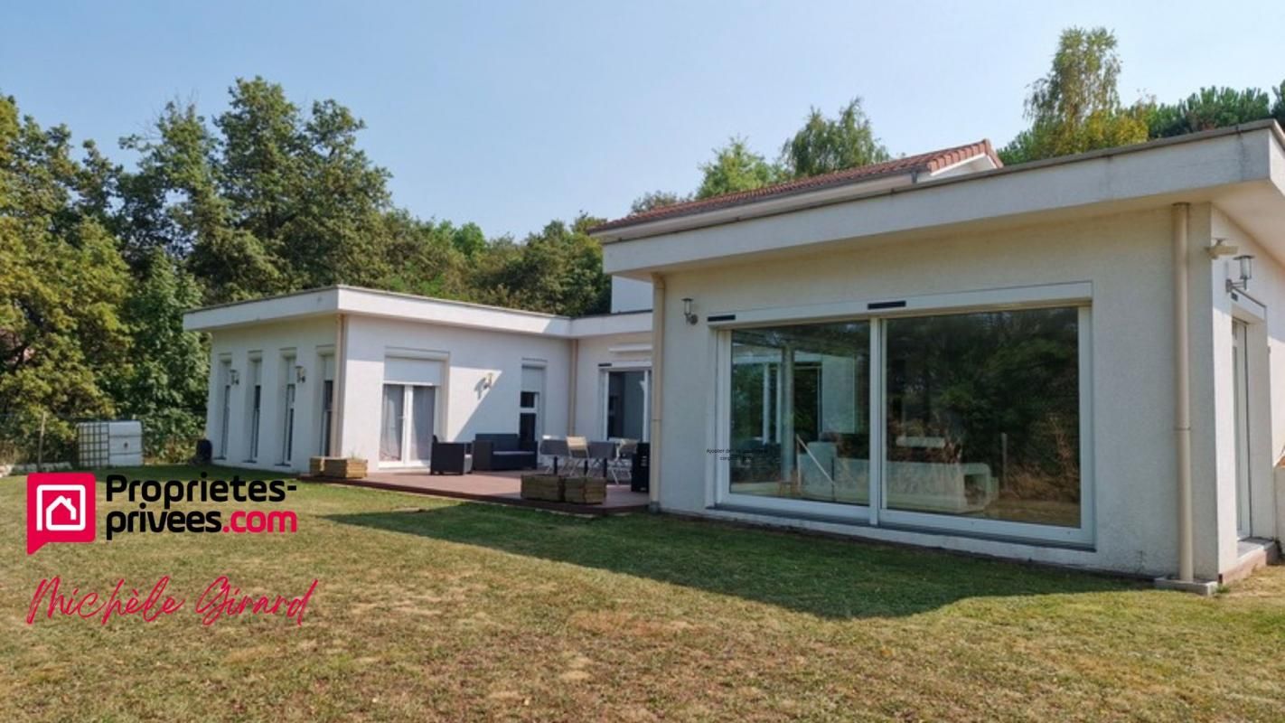 ST CYR DE FAVIERES  -  VILLA  196M2  + TERRAIN  1600M2